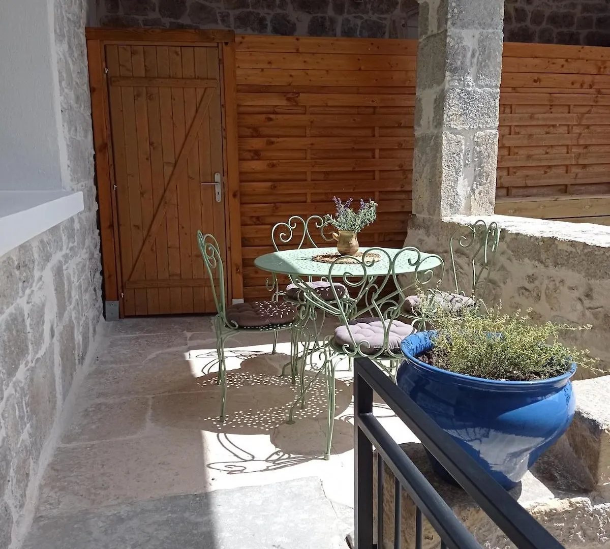 Gite Les Chapeletas Au Coeur De L'Ardeche Saint Alban Auriolles Франция