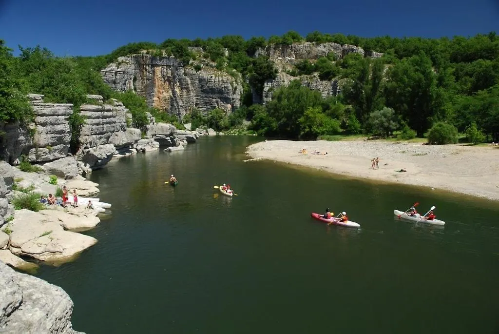 Дом отдыха Gite Les Chapeletas Au Coeur De L'Ardeche Saint Alban Auriolles
