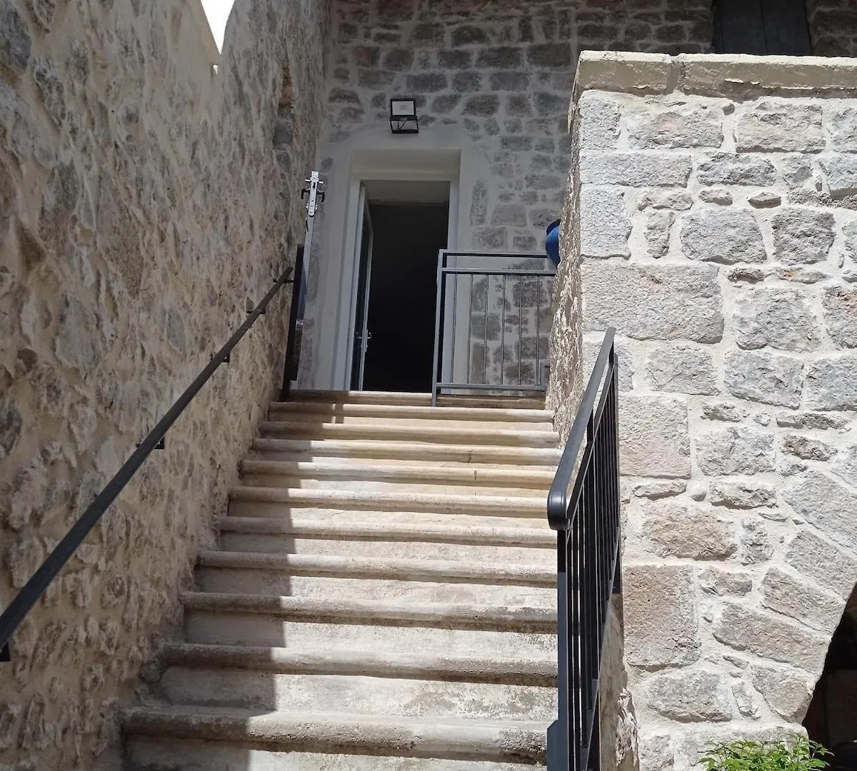 Дом отдыха Gite Les Chapeletas Au Coeur De L'Ardeche Saint Alban Auriolles